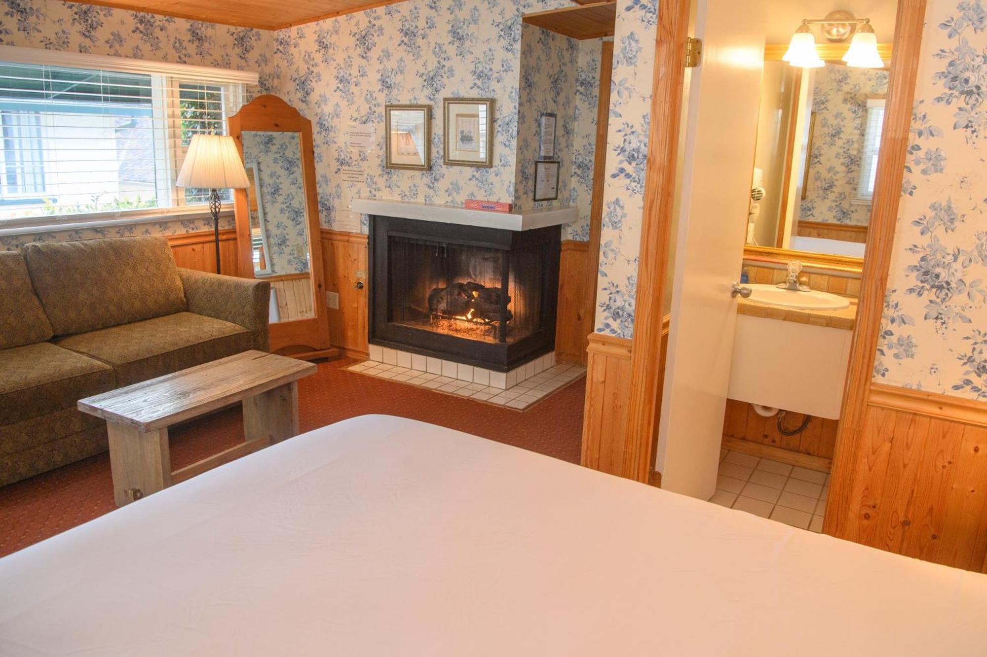 Carmel Fireplace Inn Εξωτερικό φωτογραφία