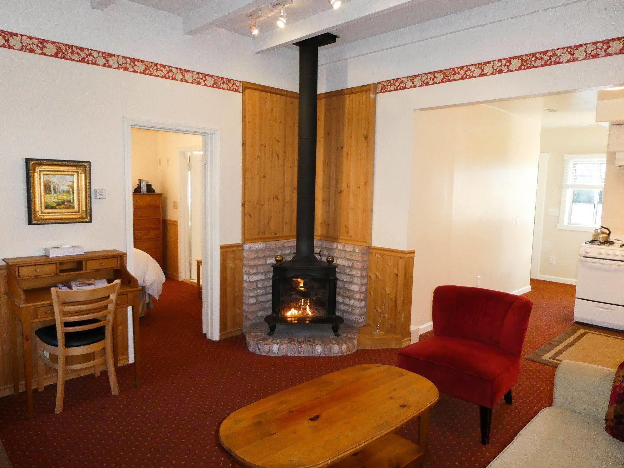 Carmel Fireplace Inn Εξωτερικό φωτογραφία